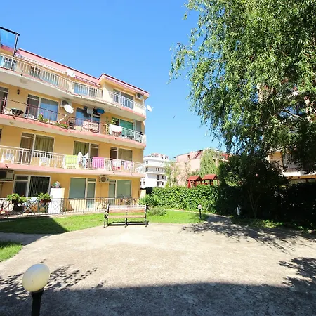 Menada Alfa Apartment *