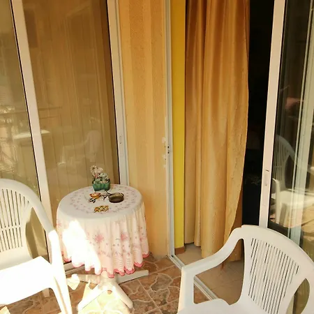 Menada Alfa Apartment *